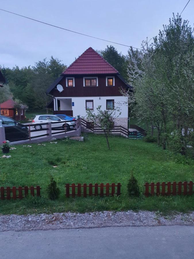 Guest House Wolf II Plitvička Jezera Buitenkant foto