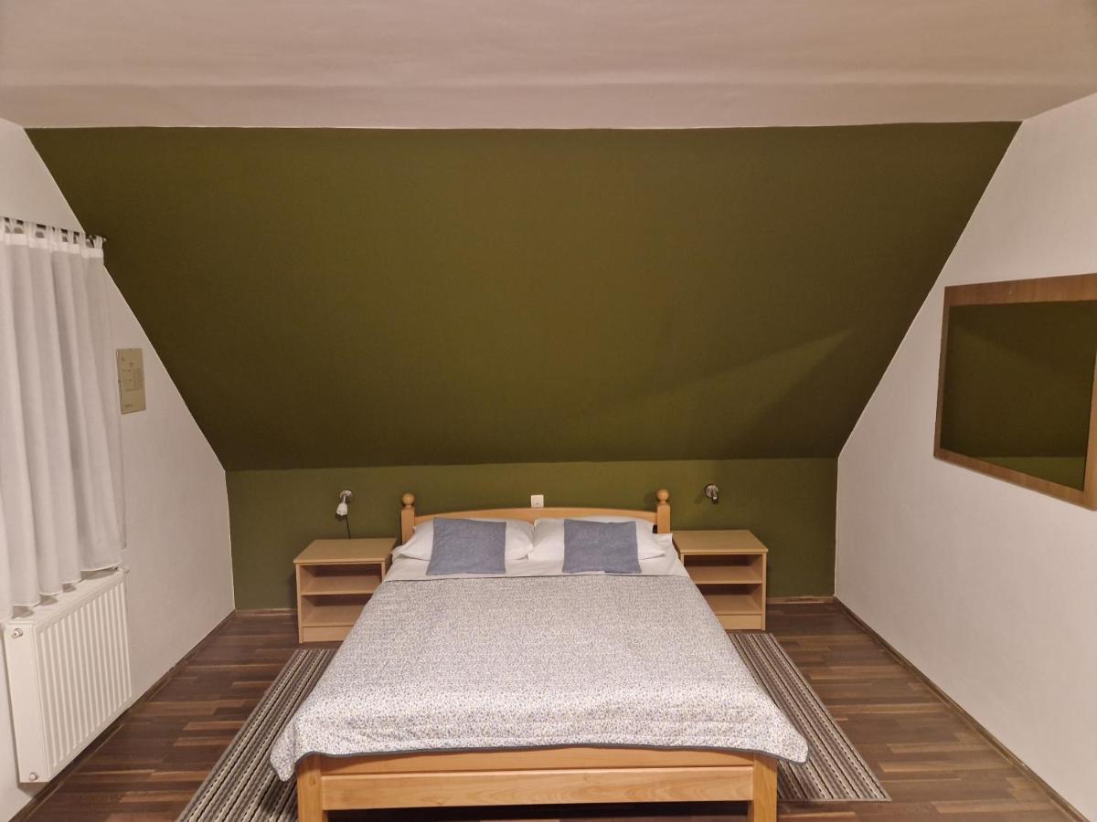 Guest House Wolf II Plitvička Jezera Buitenkant foto