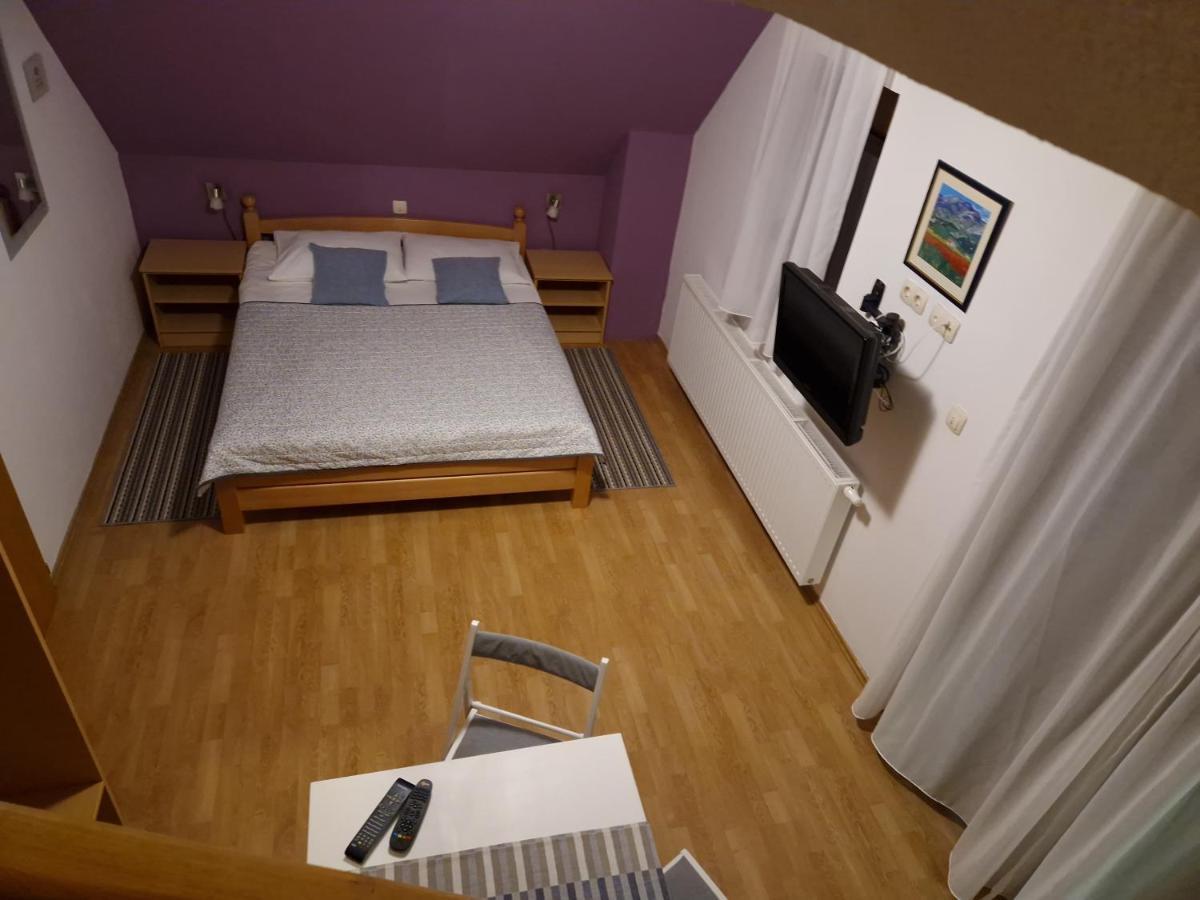 Guest House Wolf II Plitvička Jezera Buitenkant foto