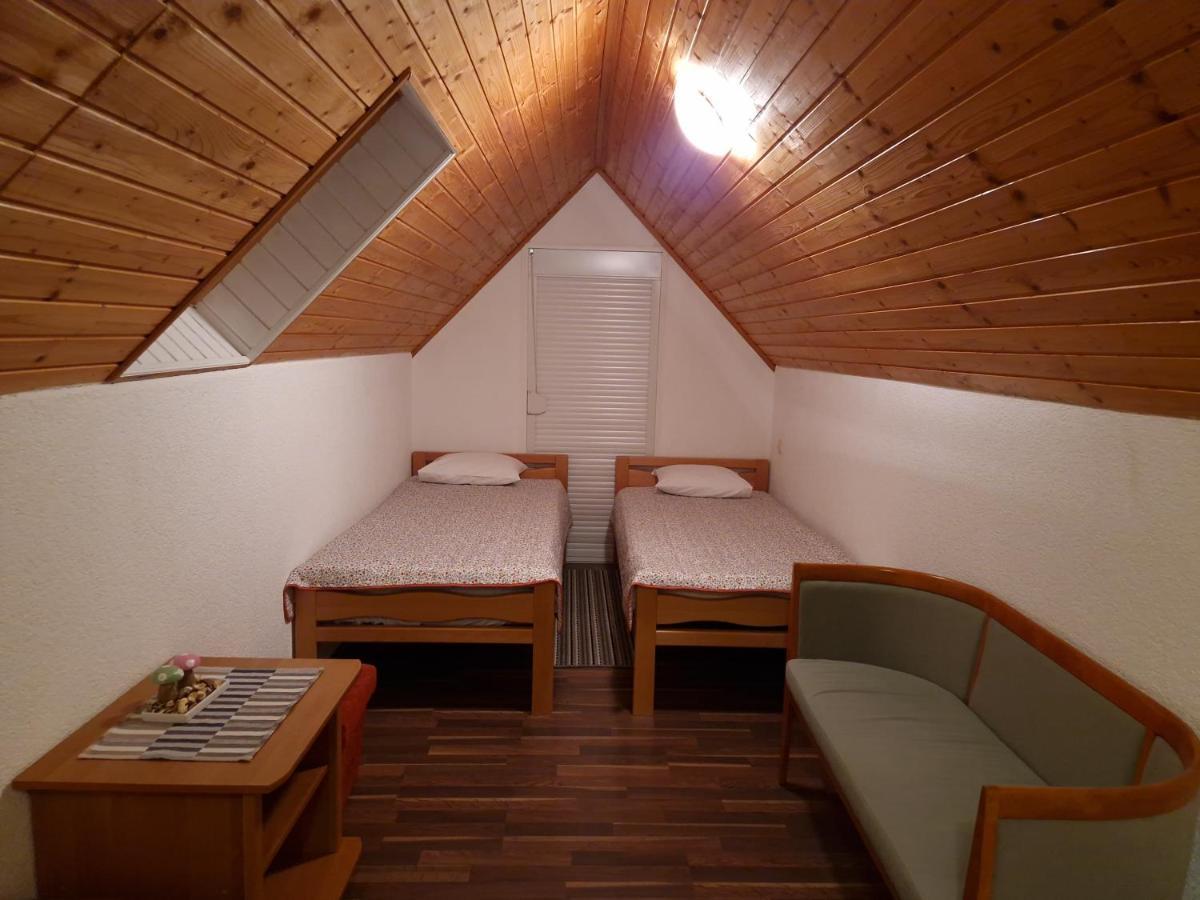 Guest House Wolf II Plitvička Jezera Buitenkant foto